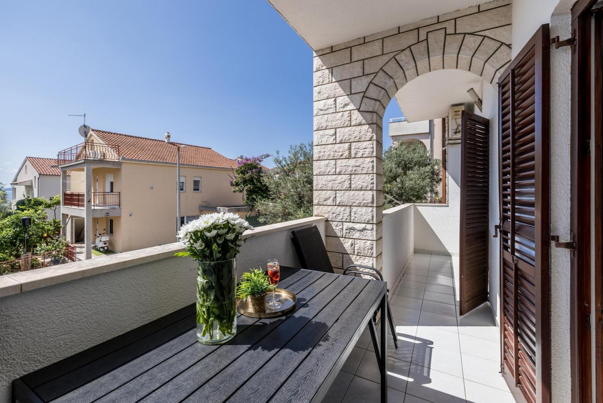 Holiday Home Krishto Trogir Exterior foto